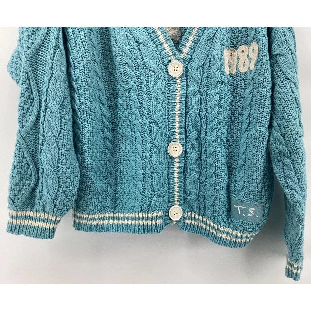Taylor Swift 1989 Cardigan Taylor's Version Limited Edition MD/LG - Light Blue - Picture 2 of 11